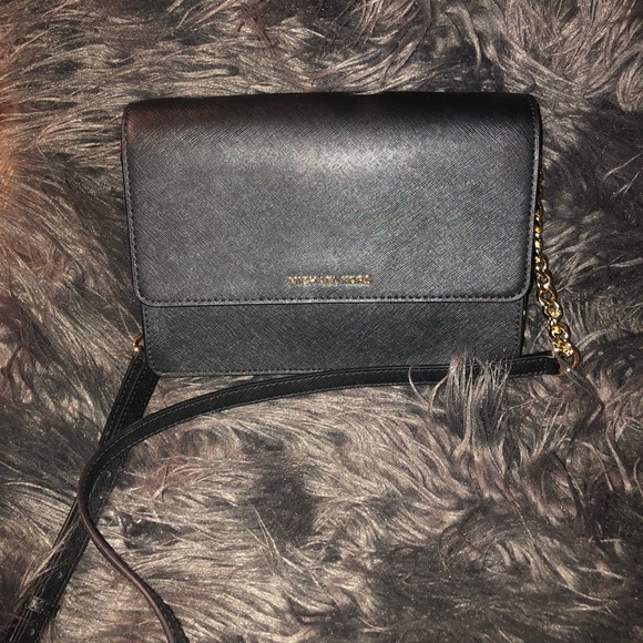 Micheal Kors Crossbody 👜 - Picture 1 of 1